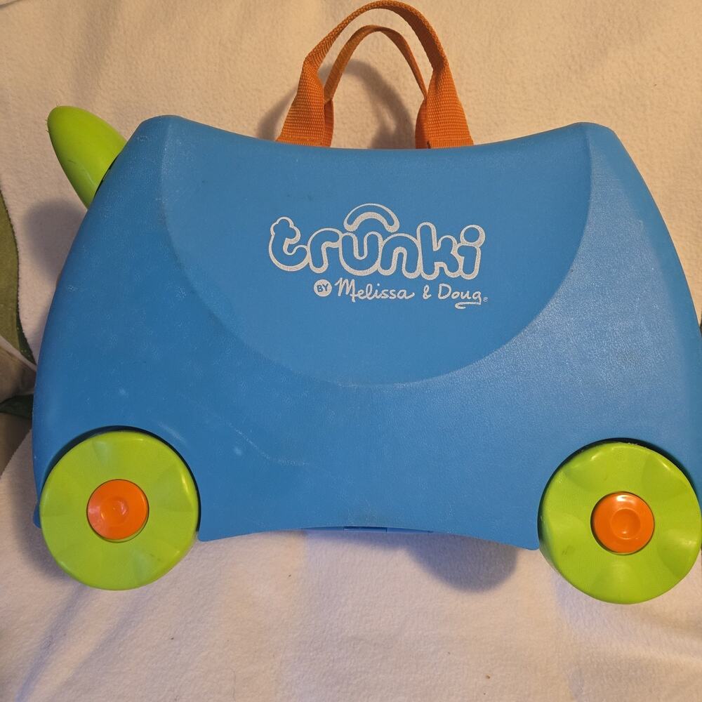 Melissa & Doug Trunki Kids Ride-On Suitcase Carry-On Luggage Blue Missing Strap